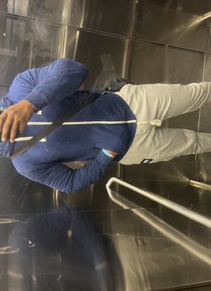 Magic7inch - masseur in Nairobi Photo 7 of 7