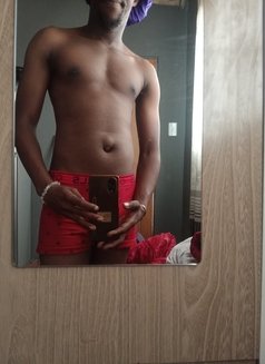 Magical Fingers - Male escort in Johannesburg Photo 2 of 3