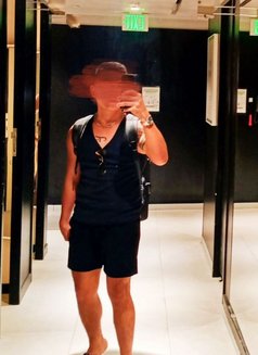 Maginoong Daks - Male escort in Manila Photo 4 of 4
