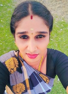 Mahalaxmi - Transsexual escort in Chennai Photo 1 of 3