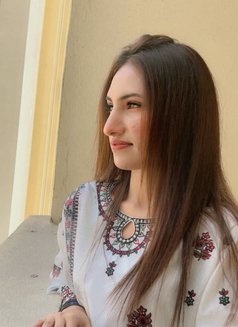 Maham - puta in Al Manama Photo 2 of 4
