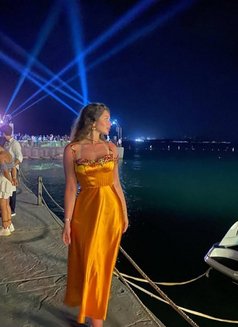 Maham - puta in Dubai Photo 5 of 5