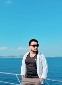 Maham - Male escort in Doha Photo 1 of 2