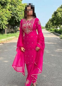 Maheen - escort in Chandigarh Photo 3 of 4
