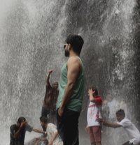 Maheshh - Male adult performer in Mumbai