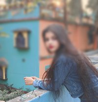 ꧁༒Mahi🦋(Cam & Real meet)༒꧂ - puta in Ahmedabad