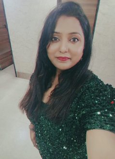 Mahi Cam Session and Real Meet - puta in Bangalore Photo 1 of 2