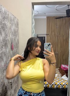Mahi Gupta - escort in Chandigarh Photo 7 of 8