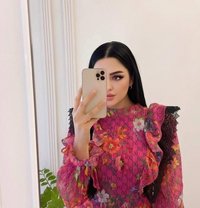 Mahi – I m at now Surya hotel - puta in New Delhi