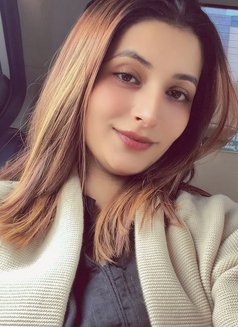 Mahi - escort in Dubai Photo 2 of 3