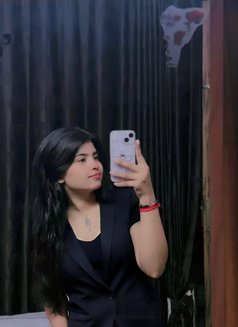 Mahi - escort in New Delhi Photo 3 of 11