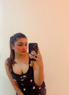 Mahi Indian Independent Girl - puta in Dubai Photo 7 of 7