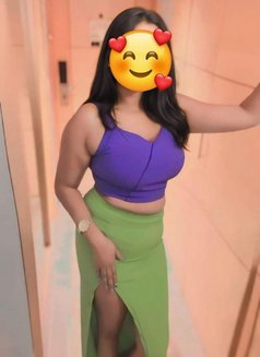 Mahi Kapoor DFK BJ without condom - puta in Kolkata Photo 2 of 5