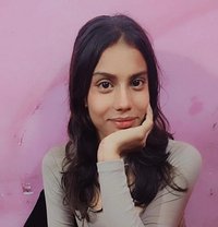Mahi Kapoor - puta in Faridabad Photo 1 of 2