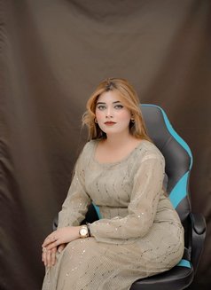 Mahi - escort in Dubai Photo 3 of 5