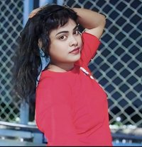 Mahi Roy - puta in Ahmedabad