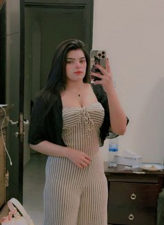Mahii Indian Model - escort in Abu Dhabi Photo 2 of 2