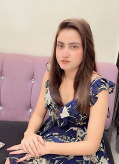 Mahima - puta in Dubai Photo 1 of 2