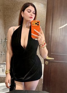 Mahima - escort in Dubai Photo 4 of 10