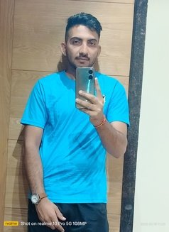 Mahimasseur - Male escort in Mumbai Photo 1 of 1