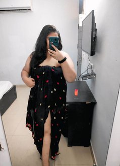 Mahira - escort in New Delhi Photo 4 of 4