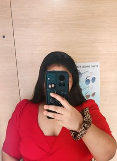 Mahira - escort in New Delhi Photo 3 of 4