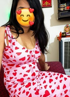 Mahira, Delhi Independent Single Girl - puta in New Delhi Photo 2 of 4