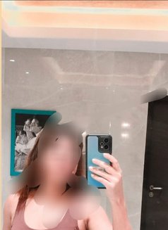 Mahira - escort in Mumbai Photo 3 of 3