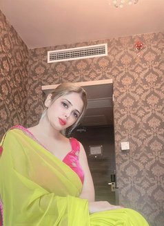 Mahira - escort in Hong Kong Photo 2 of 5