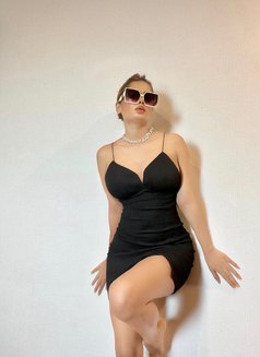 Mahira - escort in Hong Kong Photo 4 of 5