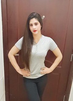 Mahira Khan Model - puta in Islamabad Photo 4 of 5