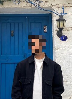 Mahmoud - Male escort in Cairo Photo 1 of 2