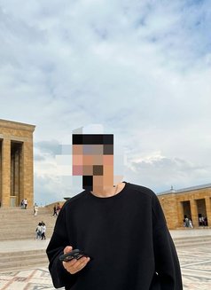 Mahmoud - Male escort in Cairo Photo 2 of 2