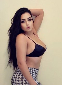 Naya - escort in Abu Dhabi Photo 2 of 6