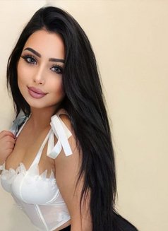 Naya - escort in Abu Dhabi Photo 3 of 6