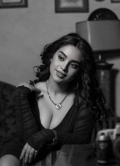 Mai - companion in Dubai Photo 3 of 10