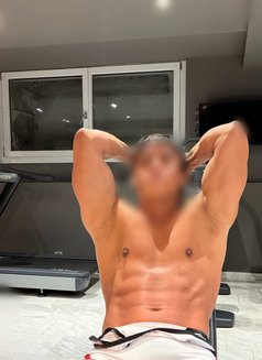 Maicon - Acompañantes masculino in London Photo 2 of 3