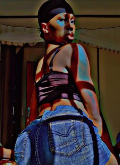 Maiden ke - Transsexual escort in Nairobi Photo 3 of 3