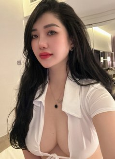 Maika - puta in Dubai Photo 2 of 9