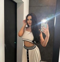 Maika - puta in Al Ain