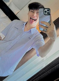 Mawin - Male escort in Riyadh Photo 12 of 13