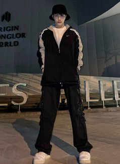 Mawin - Male escort in Riyadh Photo 13 of 13