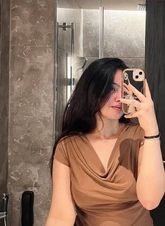 Maheen in Sharjah - escort in Sharjah Photo 1 of 7