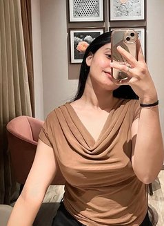 Maheen in Sharjah - escort in Sharjah Photo 2 of 7