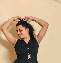 Maithili - Acompañantes transexual in Pune