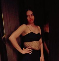 Maithili - Acompañantes transexual in Pune