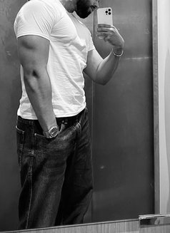 Maitre Slim - Male escort in Tunis Photo 1 of 1