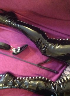 Maitresse Carla - escort in Toulouse Photo 2 of 3