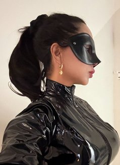 Maitresse Léah - puta in Paris Photo 16 of 23