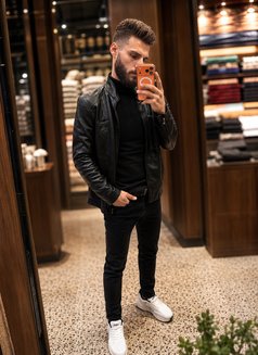 Majd - Acompañantes masculino in Beirut Photo 1 of 8
